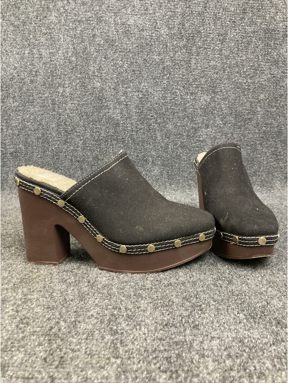 Crown & Ivy Women 8 1/2 Vici Studded Black Chunky Sherpa Lined Block Heel Mules